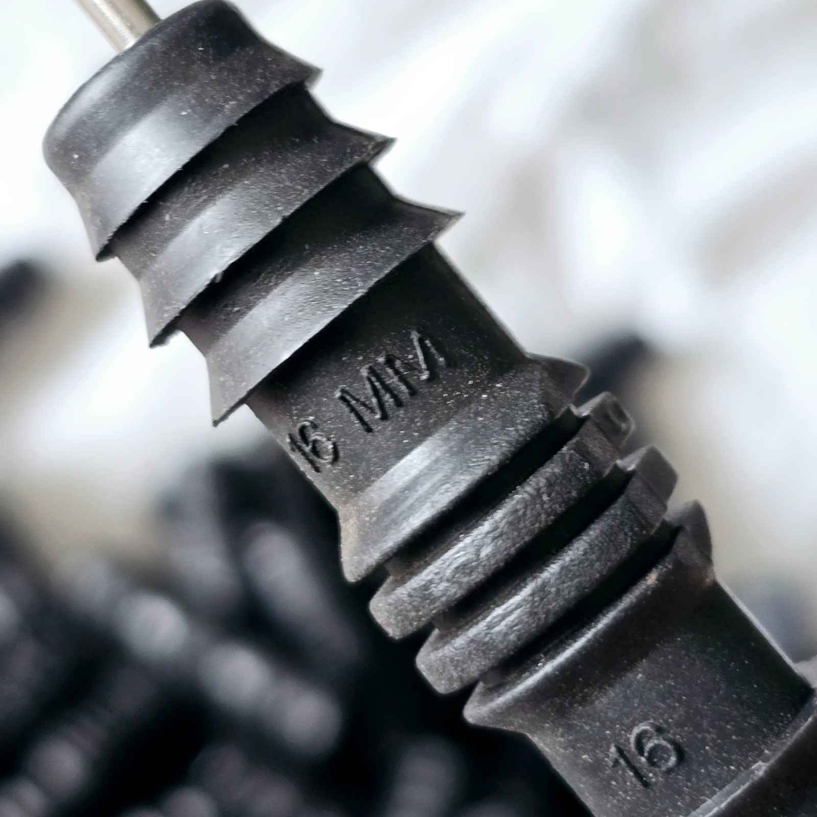 16 MM JOINTER ( 100  PC) thumbnail